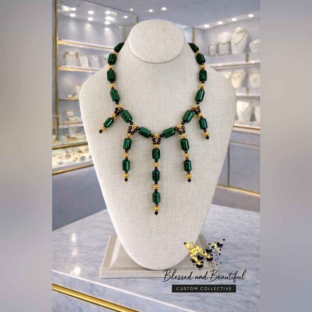 GREEN MALACHITE AND TIGER’S EYE UNIQUE STATEMENT NECKLACE WITH GOLD ACCENTS